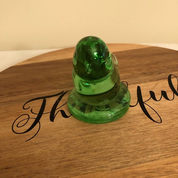 Green Glass Bird Figurine - Picture 4 of 8